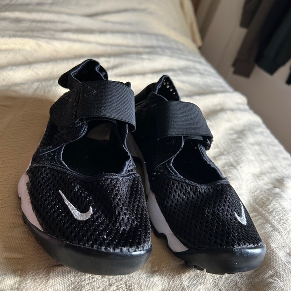 Nike Air Rift - Picture 2 of 5
